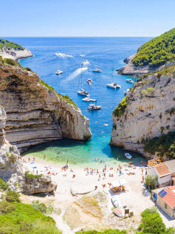Île de Vis 2 plage inspirant Porco rosso